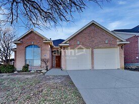 4820 Davy Crockett Trail in Fort Worth, TX - Building Photo
