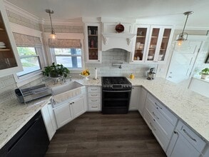 15471 Victoria Ln in Huntington Beach, CA - Building Photo - Building Photo