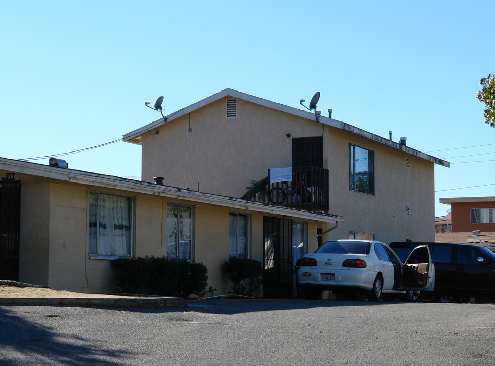 300-316 N Pico Ave in Fallbrook, CA - Foto de edificio