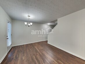 1395 Ithaca Dr in Columbus, OH - Foto de edificio - Building Photo