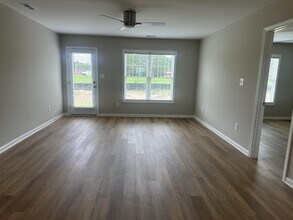 813 Middleton Rd in Dunn, NC - Building Photo - Building Photo