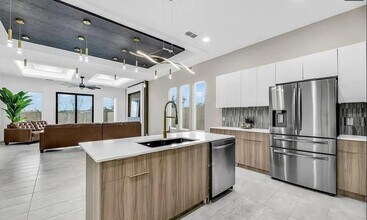 2704 W Hatfield Ave in Edinburg, TX - Building Photo - Building Photo