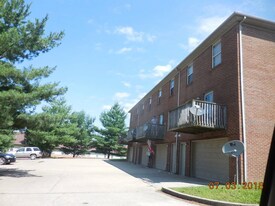 125 Mallory Ct, Unit 125-3 in Richmond, KY - Building Photo