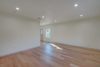 4725 Sawtelle Blvd in Culver City, CA - Building Photo - Building Photo