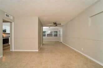 5621 Perrine Dr in Orlando, FL - Building Photo - Building Photo