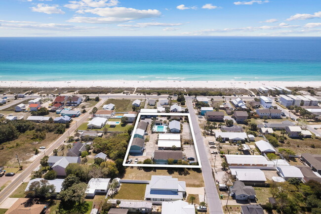 108 Casa Pl in Panama City Beach, FL - Building Photo - Building Photo