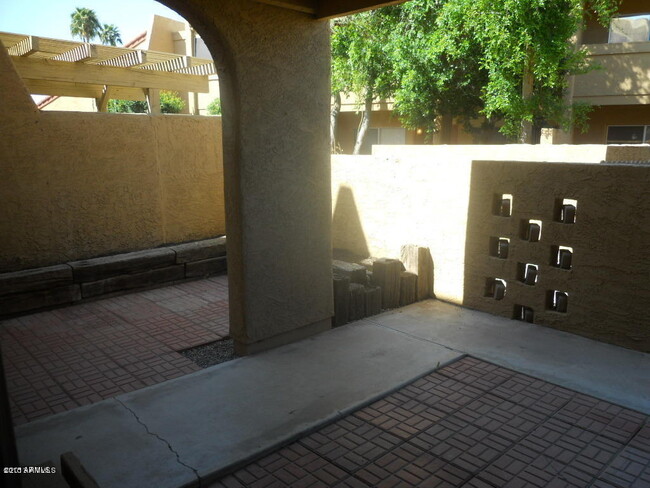 8434 N Central Ave in Phoenix, AZ - Foto de edificio - Building Photo