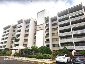 450 Treasure Island Causeway, Unit 404 in Treasure Island, FL - Building Photo