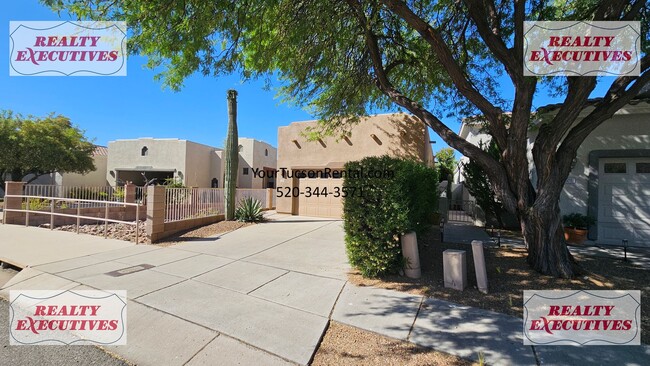 5079 N Pinnacle Cove Dr in Tucson, AZ - Foto de edificio - Building Photo