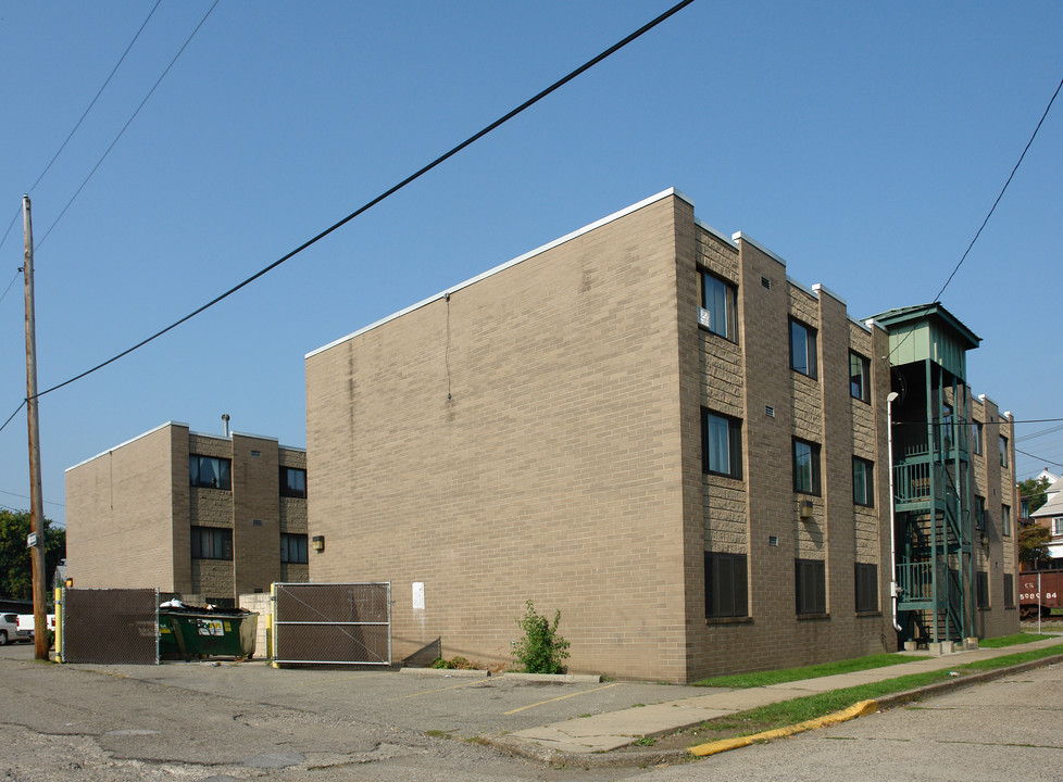 Philip Burtner Apartments in Tarentum, PA - Building Photo