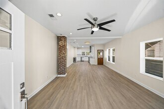 310 Hunt St in Houston, TX - Foto de edificio - Building Photo