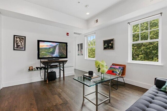 126 Delaware Ave-Unit -14 in Jersey City, NJ - Building Photo - Building Photo