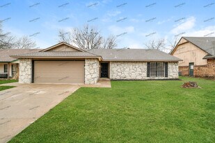 7408 S Gum Ave in Broken Arrow, OK - Building Photo