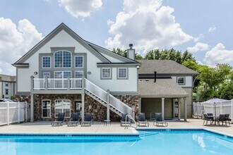 Riverchase Apartments in Indianapolis, IN - Building Photo - Building Photo