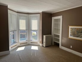 171 N Main St, Unit 2 fl in Northampton, MA - Building Photo