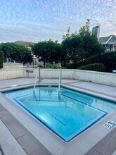 34300 Lantern Bay Dr, Unit 11 in Dana Point, CA - Foto de edificio - Building Photo