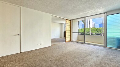 1676 Ala Moana Blvd in Honolulu, HI - Building Photo - Building Photo