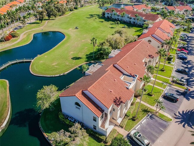 6000 Bahia Del Mar Cir in St. Petersburg, FL - Foto de edificio - Building Photo