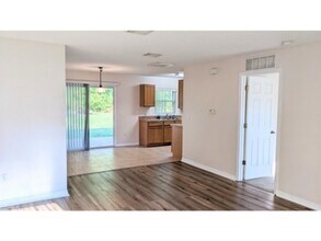 13 Breeze Hill Ln in Palm Coast, FL - Building Photo - Building Photo