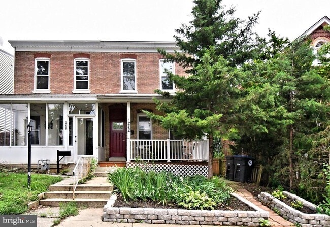 property at 242 E 8th Ave