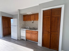 740 Ellsworth St in Bridgeport, CT - Building Photo - Building Photo