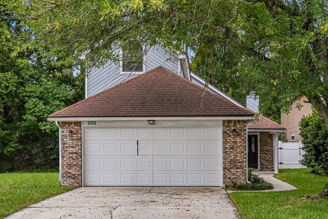 property at 2858 Lantana Lakes Dr W