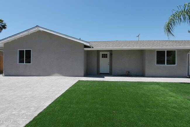 property at 971 Calle Nogal