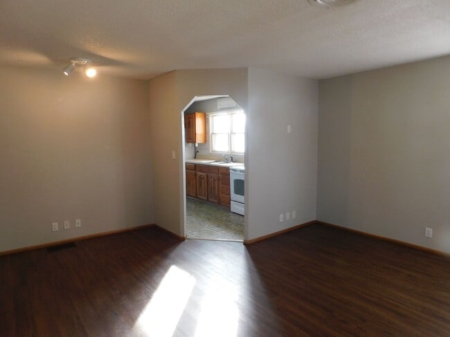1617 W 3rd Ave in El Dorado, KS - Building Photo - Building Photo