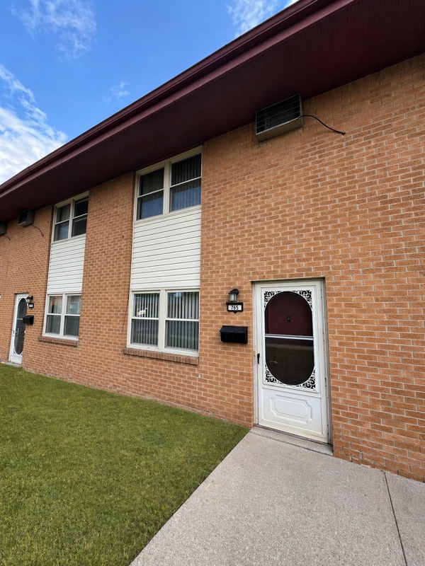 property at 765 N Macomb St