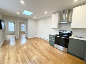 7 Warwick St, Unit 3 in Boston, MA - Building Photo - Building Photo