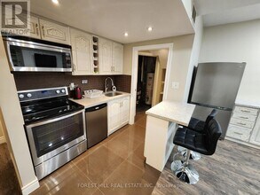 1214 Kos Blvd in Mississauga, ON - Building Photo - Building Photo