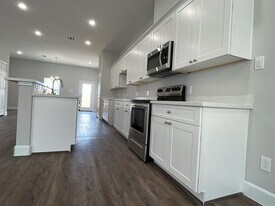 798 Rd 5702 in Cleveland, TX - Building Photo