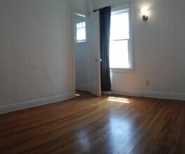 427 N Genesee Ave, Unit 427 in Los Angeles, CA - Building Photo - Building Photo