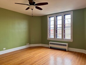 2450 N Kedzie Blvd in Chicago, IL - Building Photo - Building Photo