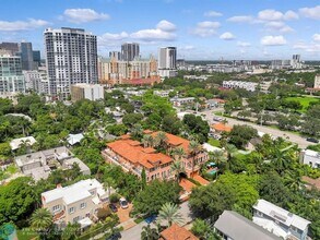 31 SE 10th Ave in Fort Lauderdale, FL - Building Photo - Building Photo