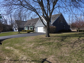 1720 W Bradford Dr, Unit Mequon Concord Place Cond in Mequon, WI - Building Photo