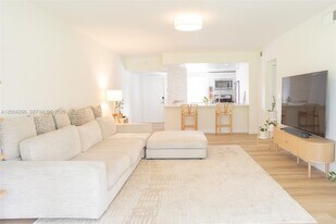 3250 N Palm Aire Dr in Pompano Beach, FL - Building Photo