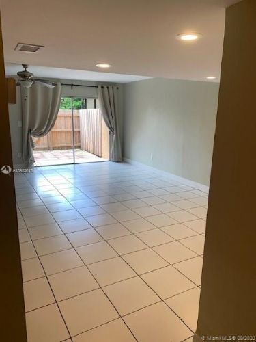 14117 SW 66th St-Unit -H1 in Miami, FL - Foto de edificio