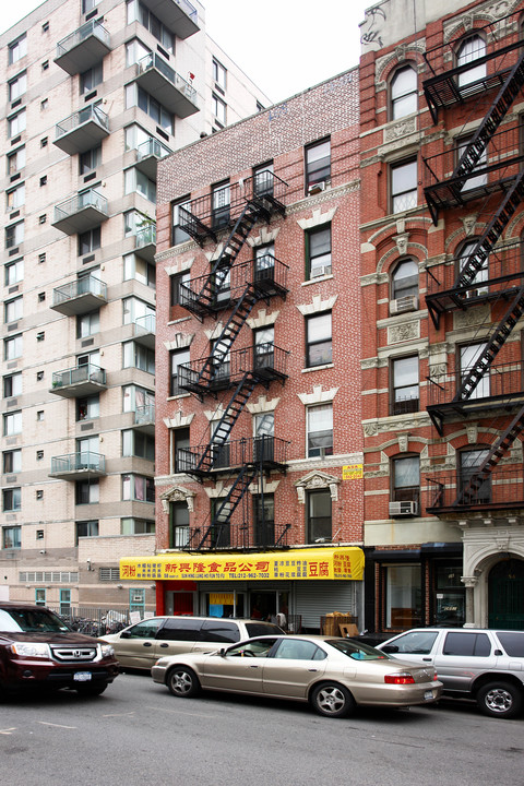 58 Henry St in New York, NY - Foto de edificio