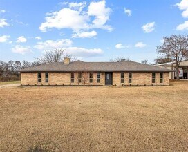 3327 Carriage Cir in Sherman, TX - Building Photo - Building Photo