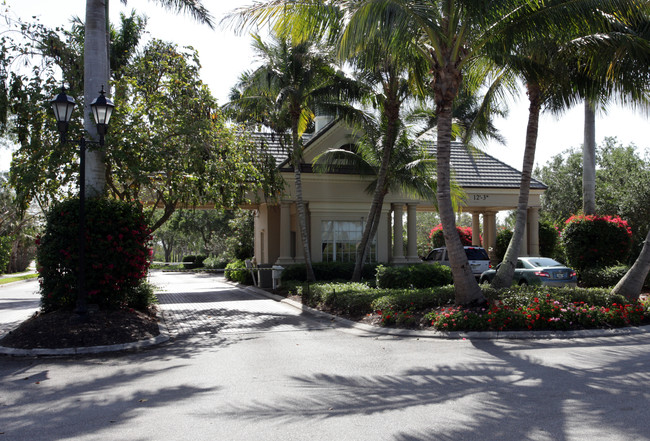 Callista at Fiddler's Creek in Naples, FL - Foto de edificio - Building Photo