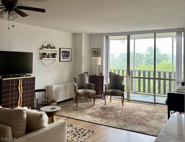 530 Valley Rd in Montclair, NJ - Building Photo - Building Photo