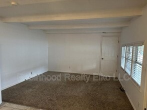 242 Adams St in Elko, NV - Building Photo - Building Photo
