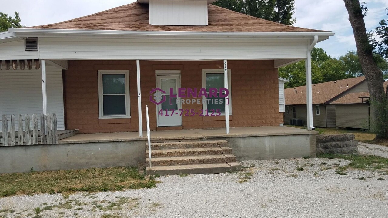 714 S Pike Ave, Unit 714 S Pike Ave #3 in Bolivar, MO - Building Photo