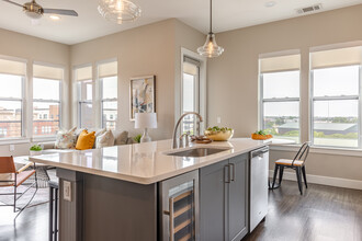 Taylor Lofts in Dallas, TX - Building Photo - Interior Photo