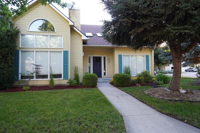 1394 E Holly St in Boise, ID - Building Photo - Building Photo