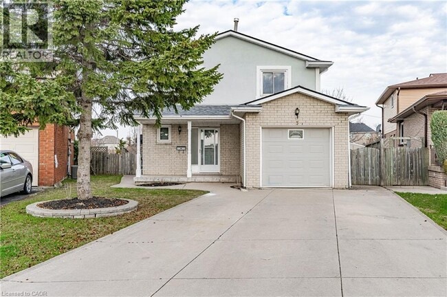 property at 3 Benemar Ct