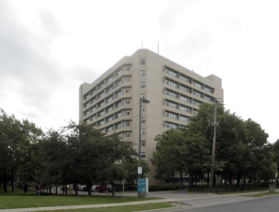 Terraces of Baycrest in Toronto, ON - Building Photo