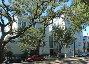 Lafayette Oaks Condos Apartments