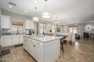 6608 W Saguaro Park Ln, Unit 260 in Glendale, AZ - Building Photo - Building Photo